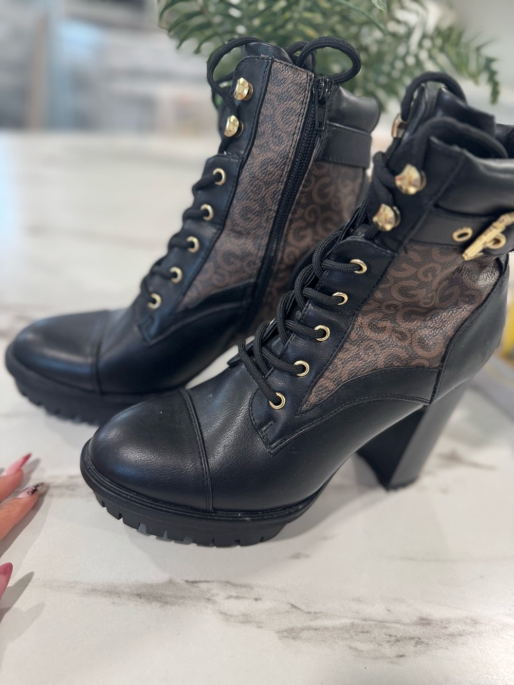 Women's Black & Brown Patterned Lace-Up Block Heel Boots